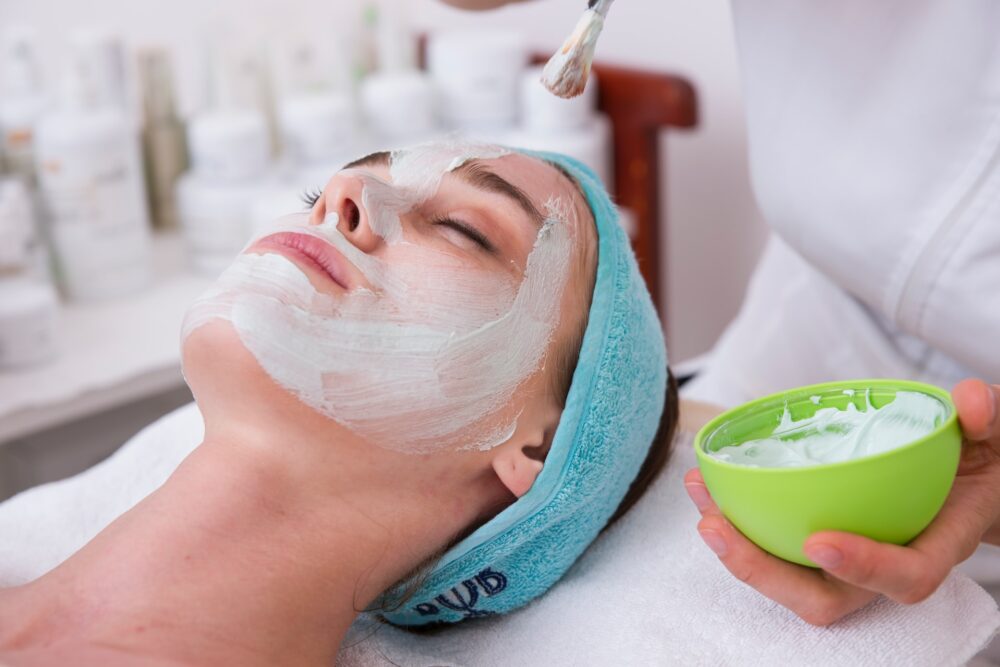Higiene Facial con Peeling Químico